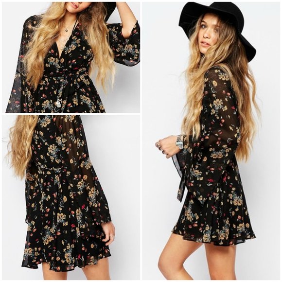 🎉 40% OFF Free People Lilou Black Floral Dress